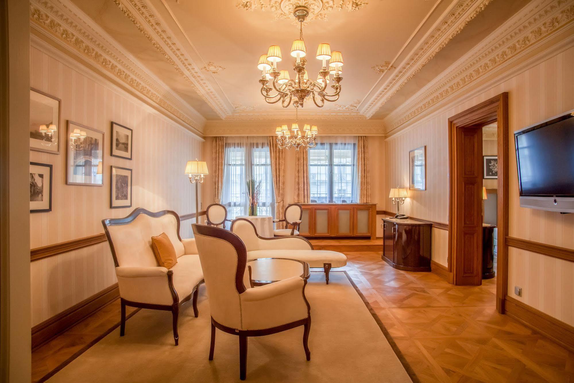 Quisisana Palace Κάρλοβι Βάρι Εξωτερικό φωτογραφία